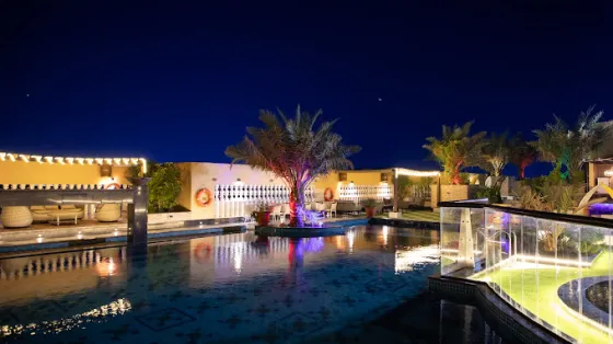 فضای بیرونی هتل چهارستاره لازونا کانتیننتال دبی  195430