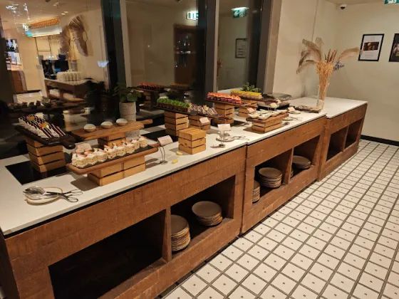 فضای رستورانی و صبحانه هتل د فرست کالکشن بیزینس بی دبی  195737