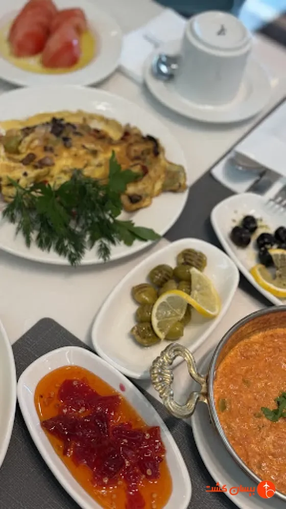 فضای رستورانی و صبحانه هتل رادیسون مرتر استانبول - تصویر 18
