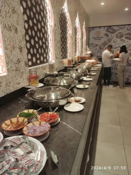 فضای رستورانی و صبحانه هتل چهارستاره گرند کینگزگیت واتر فرانت دبی  196268
