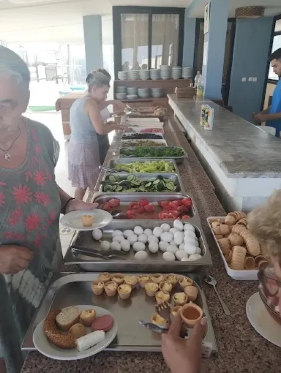 فضای رستورانی و صبحانه هتل ملیکه کوش آداسی 198434