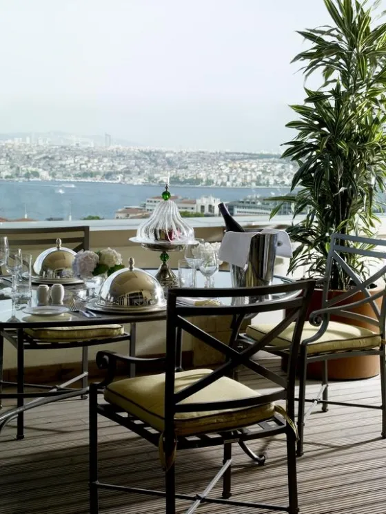 فضای بیرونی هتل دیوان استانبول 55880