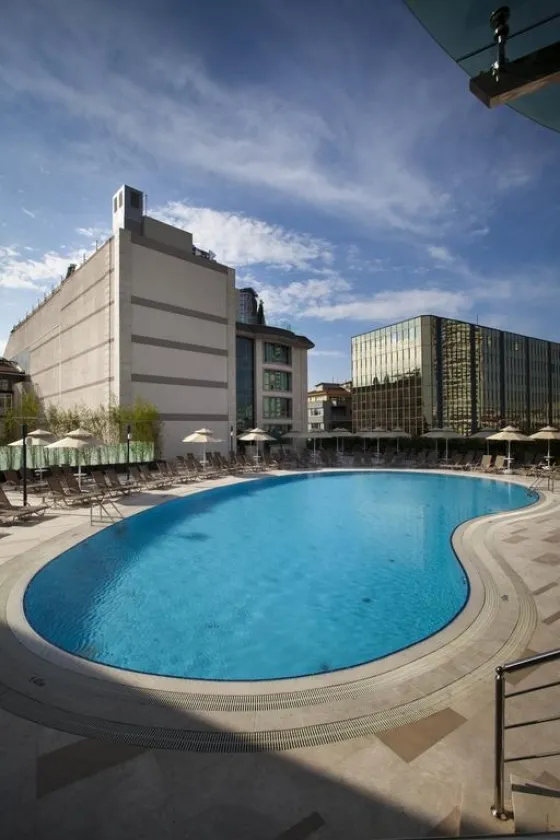 استخر هتل رادیسون بلو شیشلی استانبول 56247