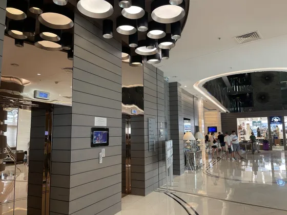 لابی هتل رادیسون بلو شیشلی استانبول 191810